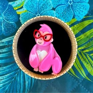 Short-sighted Sophie Erstwilder pink Gorilla with glasses brooch